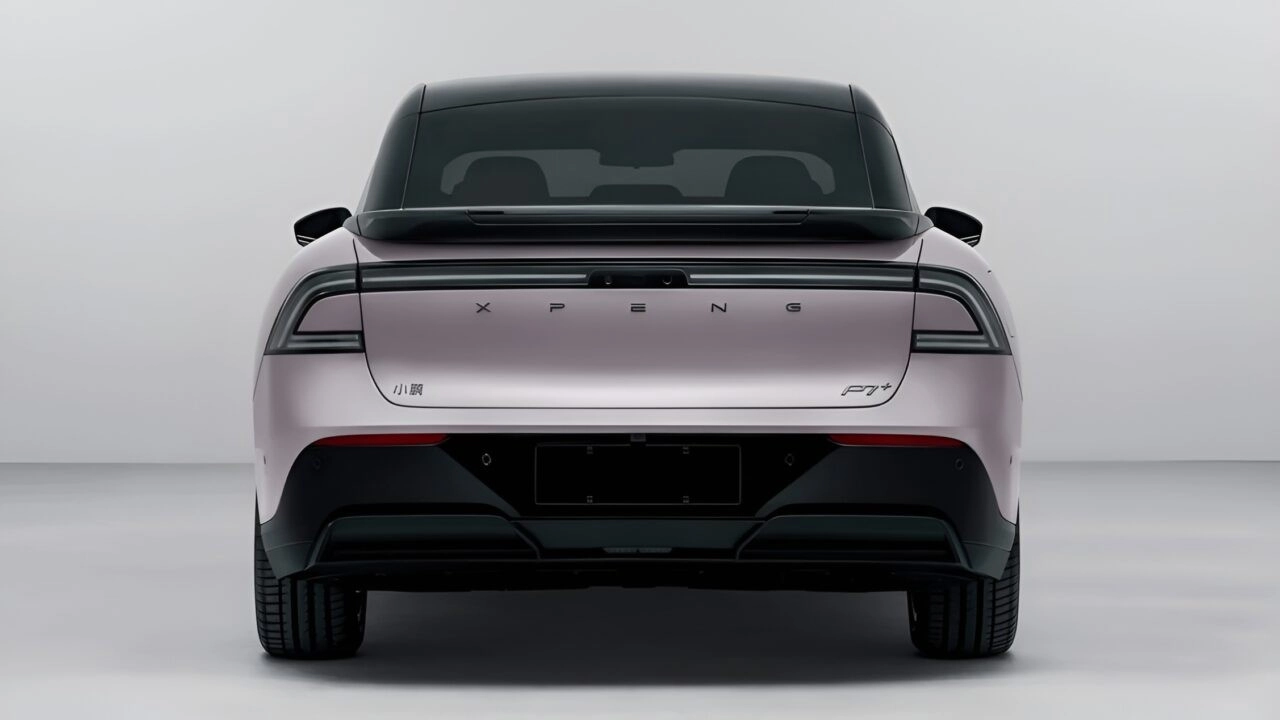 The world`s first artificial intelligence vehicle, Xpeng P7+, is on the road!