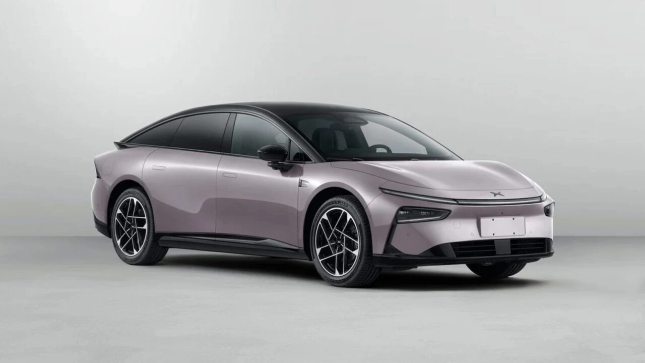 The world`s first artificial intelligence vehicle, Xpeng P7+, is on the road!