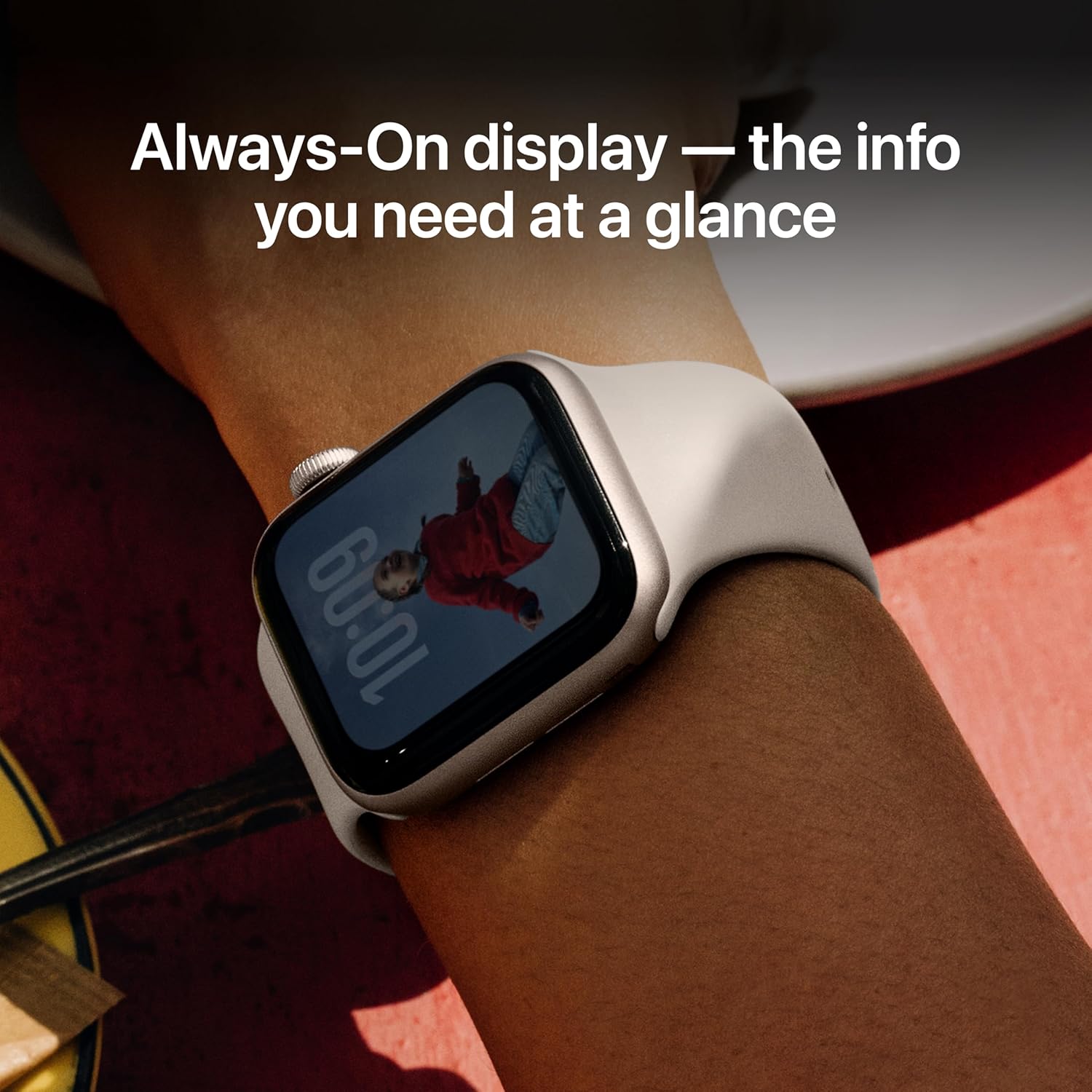 Apple Watch SE 3 GPS 40mm هيكل ألمنيوم Starlight مع سوار Starlight Sport ‏(MEH34) S/M